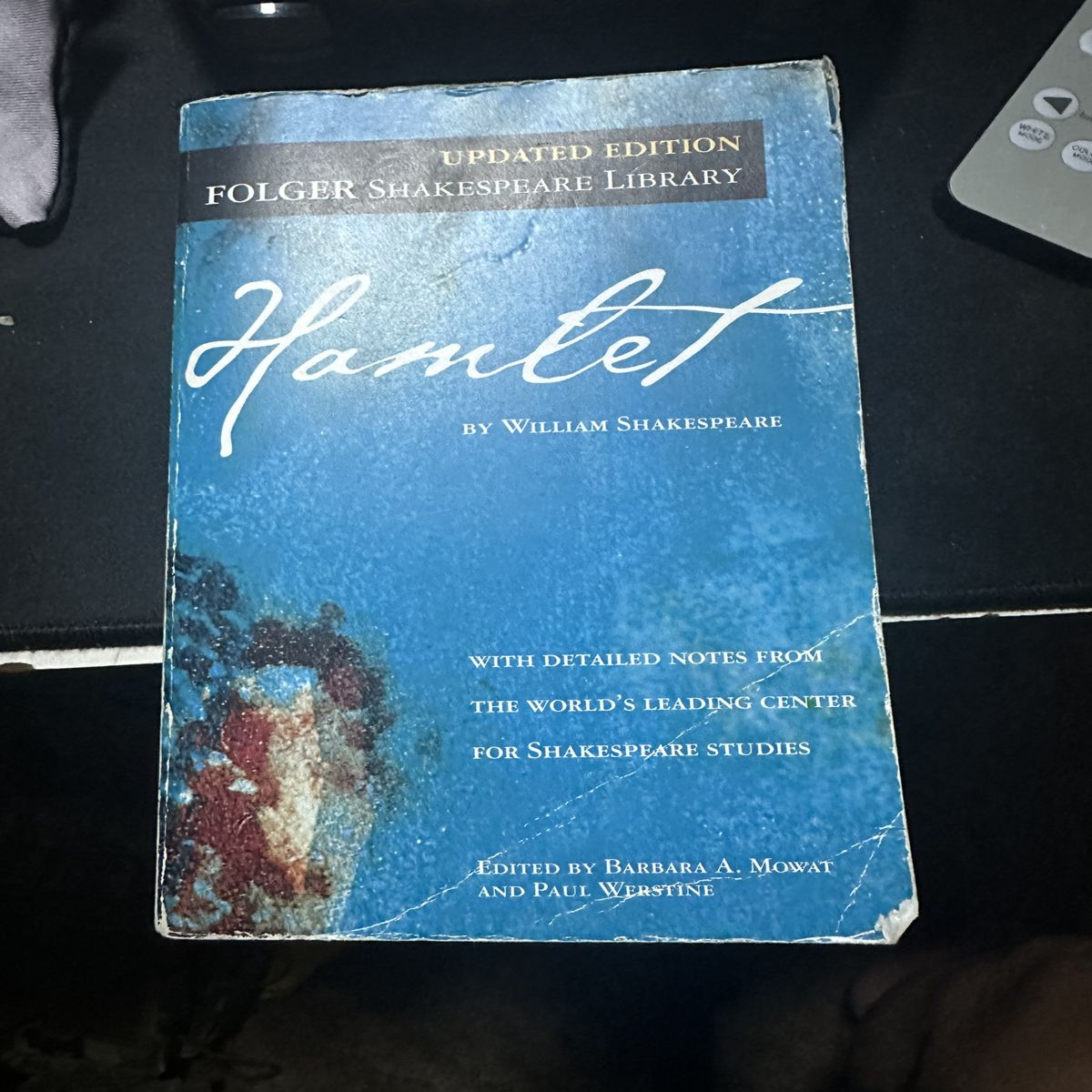 “Updated Hamlet Edition: Scholarly Insights & Elegant Design”